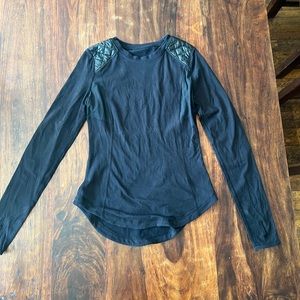 Lululemon Quilted Leather Accent L/S Shirt, black, 6.